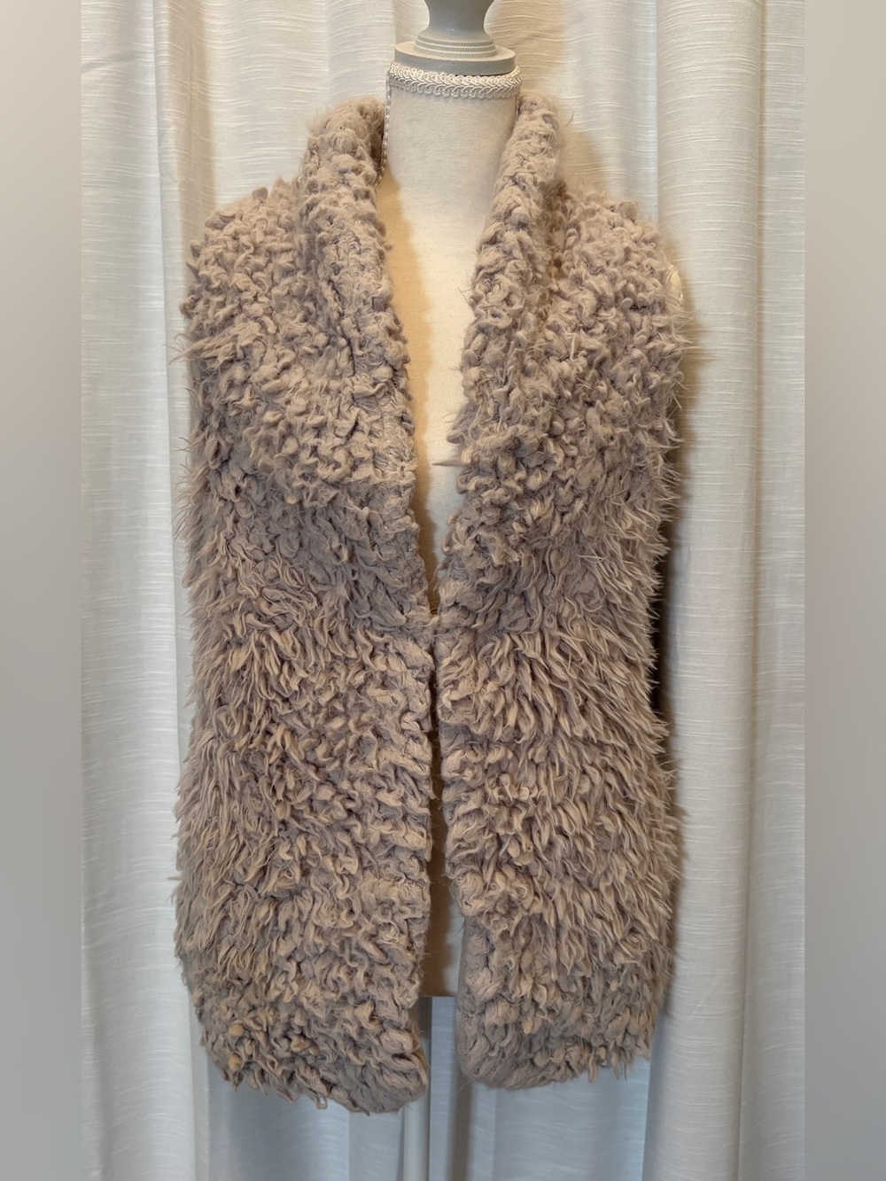 CoffeeShop Cream Faux Shearling Vest